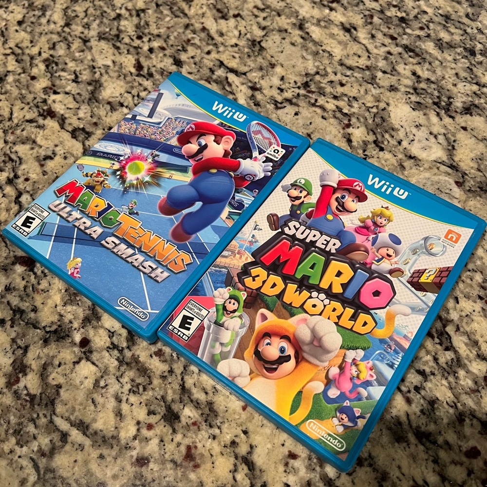 Wii U Super Mario 3D World Very Good Used Condition with Mario tennis bundle